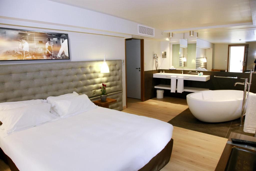 Le Pre Du Moulin - Maison Alonso - Hotel & Restaurant Sérignan-du-Comtat Zimmer foto